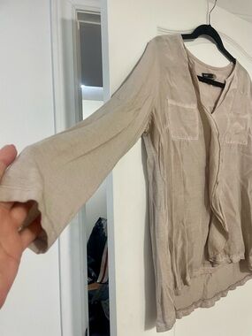 Light Taupe V-Neck Draped Tunic Top made by Ancora Size Medium